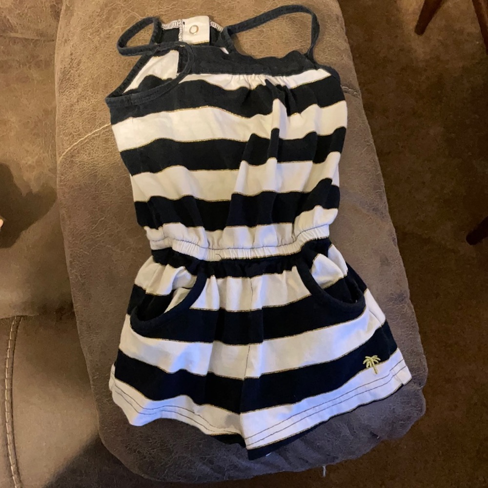 Carter’s 2T girls romper